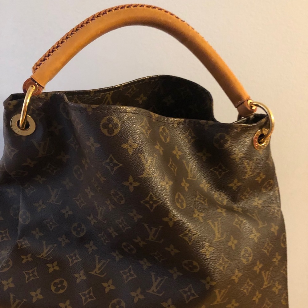 Louis Vuitton Artsy bag